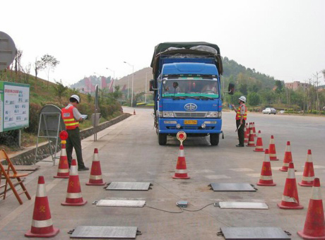 軸重秤-高速公路交警專用地磅、便攜式公路超載檢測(cè)系統(tǒng)